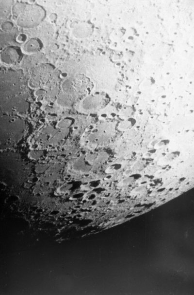 Superficie della Luna vista da Luna 16 da Frederick (attr. to) Barnard