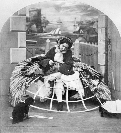 Regno Unito: Stereoscopio intitolato Vantaggi della crinolina, c1860 da Ferdinand Georg Waldmuller