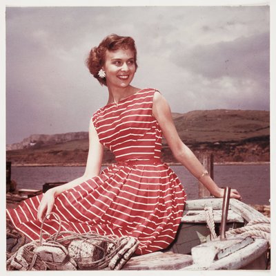 Donna con abito estivo, c. 1950 da Frederick (attr. to) Barnard