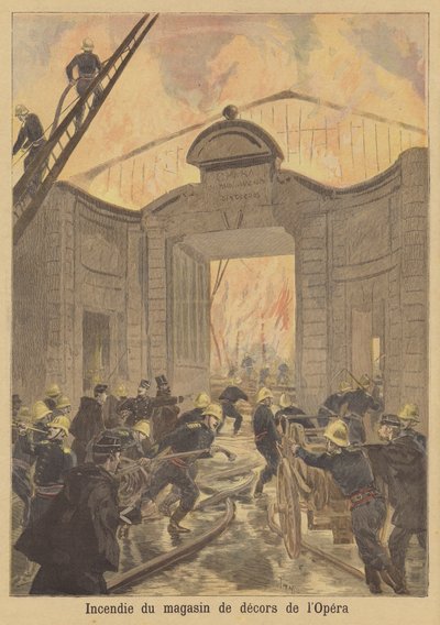 Incendio nel magazzino delle scenografie dell