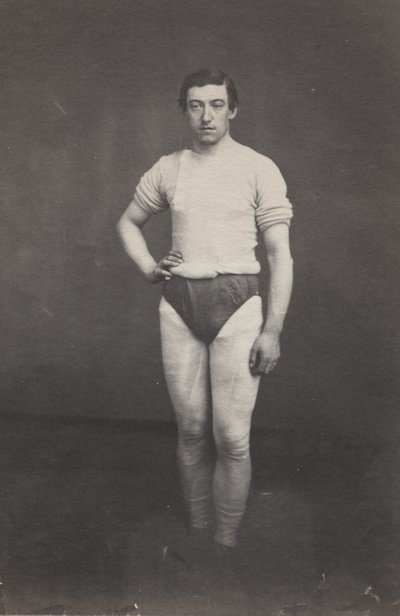 Giovane uomo in abbigliamento atletico da attributed to Oliver H. Willard