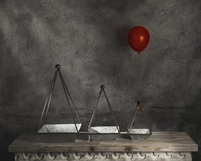 Vasi da fiori geometrici "Red Balloon" da chenyi wang