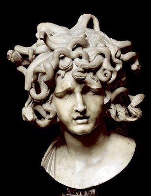 Tazza Di Pitagora BEAUTIFUL GREEK STATUES - Testa Di Medusa Ceramica Nero Cobalto