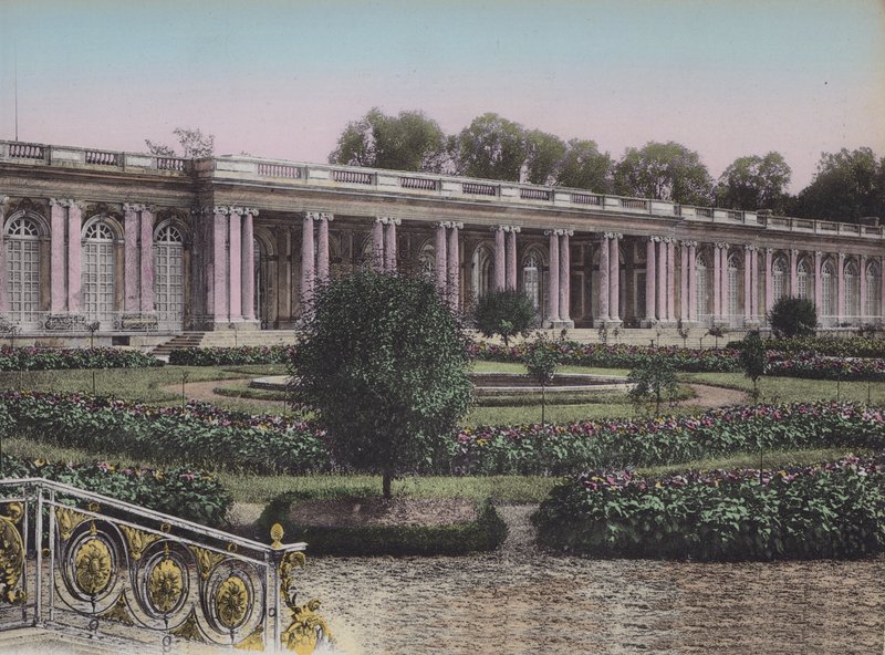 Grand Trianon, Facciata sui Giardini da (after) French Photographer