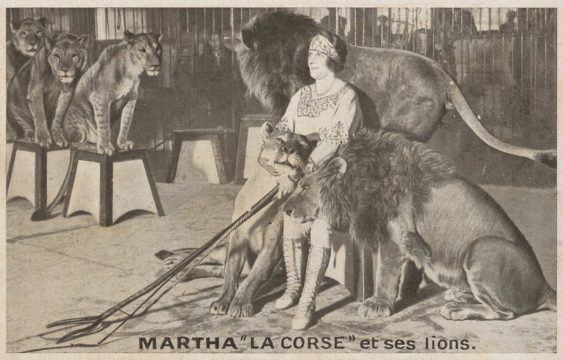 Martha "La Corsa" e i suoi leoni da (after) French Photographer