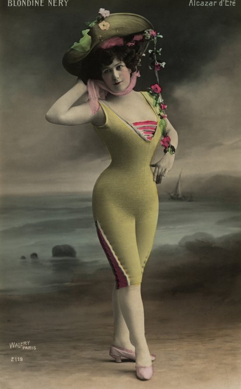 Ragazza con cappello a tesa larga da French Photographer