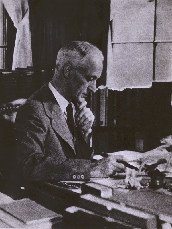 Harvey Cushing, neurochirurgo, ritratto da American Photographer (after)