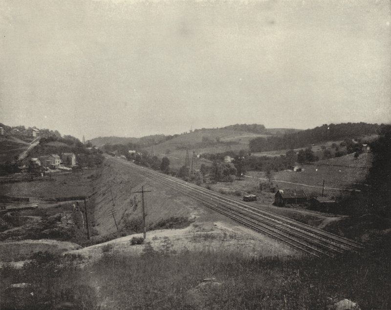 Pozzi di gas naturale, Grapeville, Pennsylvania (foto in b/n) da American Photographer (after)