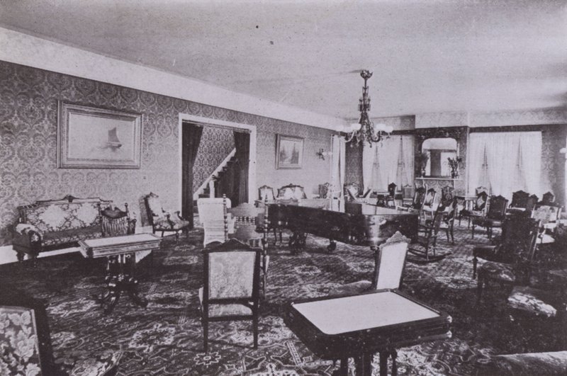 Old Orchard House, Maine: Sala da disegno da American Photographer (after)