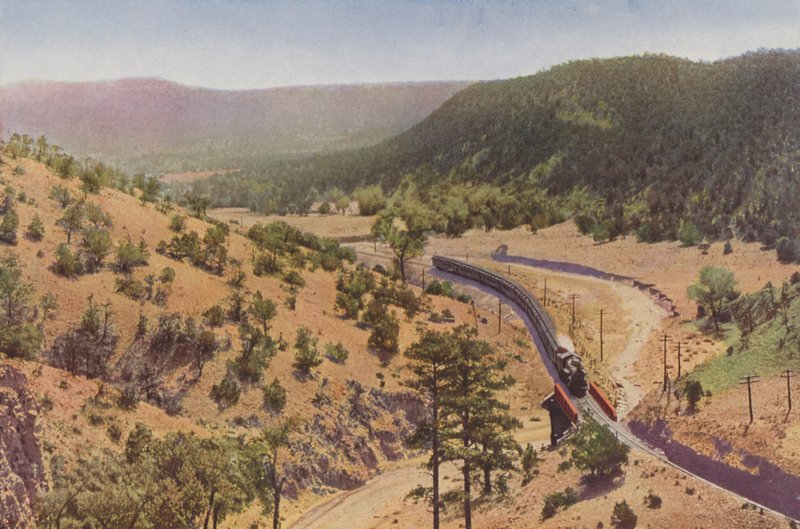 Apache Canyon, tra Las Vegas e Lamy, Nuovo Messico (foto a colori) da American Photographer