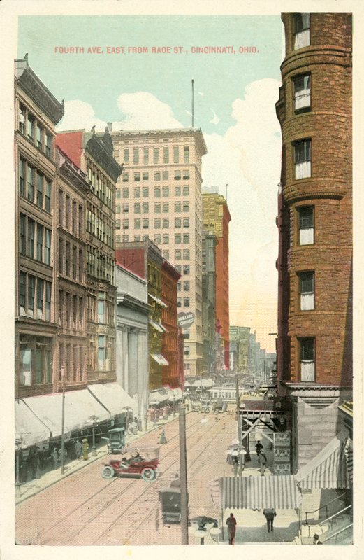 Fourth Avenue, a est di Race Street, Cincinnati, Ohio (foto a colori) da American Photographer