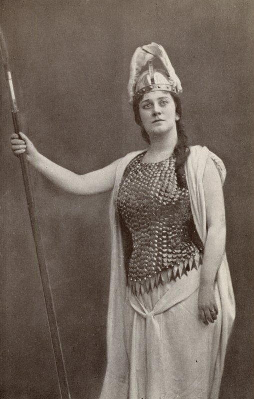 Lillian Nordica, nel ruolo di Brunnhilde, in "Die Walkure" (foto b/n) da American Photographer