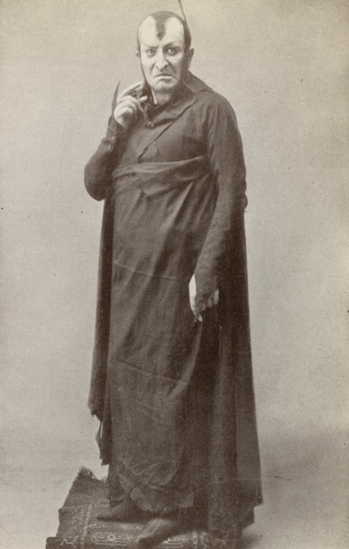 Maurice Renaud, nel ruolo di "Mefistofele" (foto b/n) da American Photographer