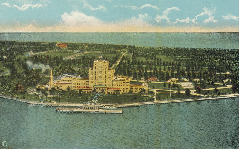 Miami, Florida, 1925 circa: Il bellissimo Hotel Flamingo e i suoi dintorni (foto a colori) da American Photographer
