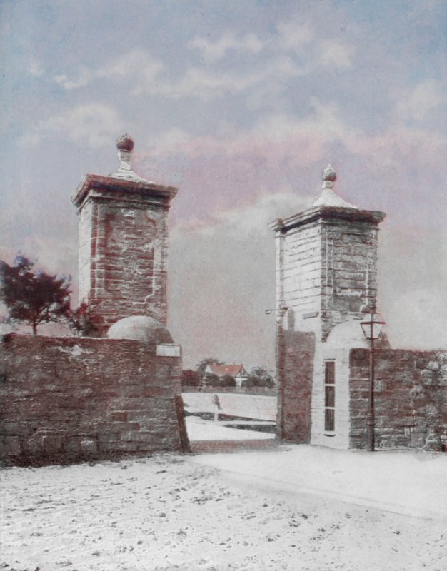 La porta della città vecchia, Sant