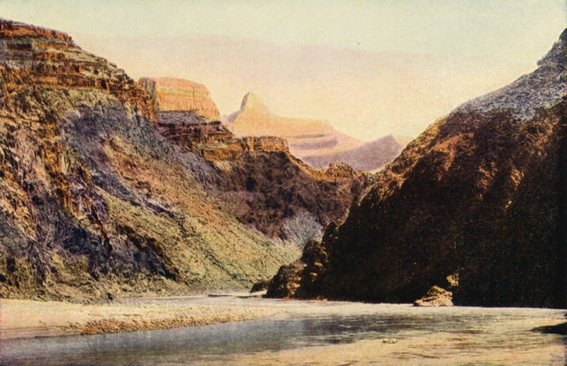 Zoroastro dal fiume, Parco Nazionale del Grand Canyon (foto a colori) da American Photographer
