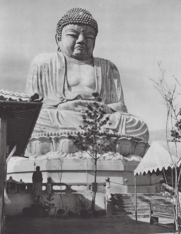 Giappone: Statua di Buddha a Beppu da Axel von Graefe