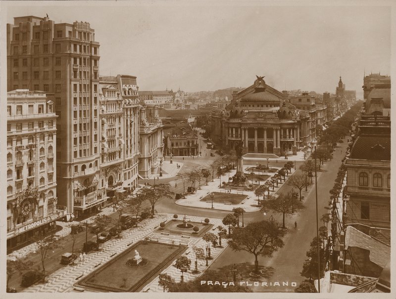 Piazza Floriano Peixoto, Rio de Janeiro (foto b/n) da Brazilian Photographer