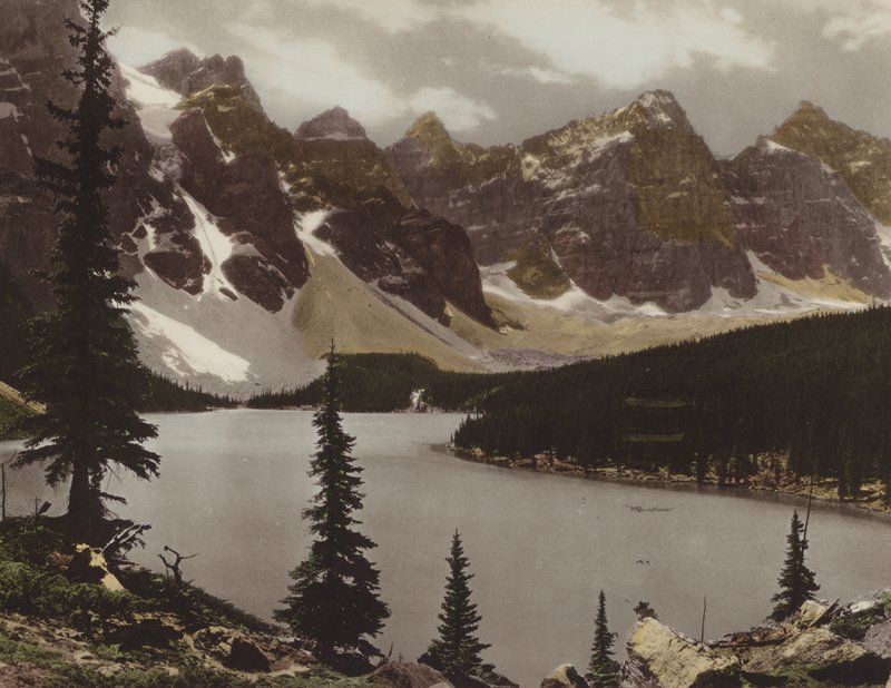 Lago Moraine e Valle dei Dieci Picchi da Byron Hill Harmon