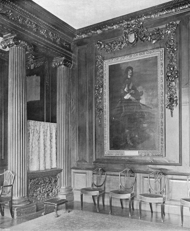 Un angolo della grande sala da pranzo da Charles Latham