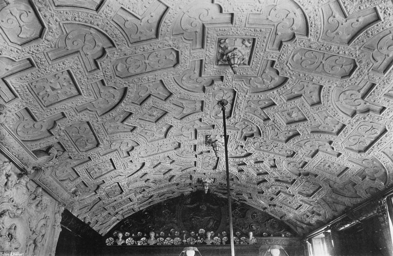 Soffitto della Sala da Disegno da Charles Latham