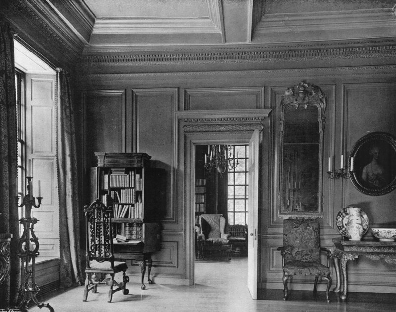 Porta della Sala da Disegno che si Apre sulla Camera di Restauro da Charles Latham