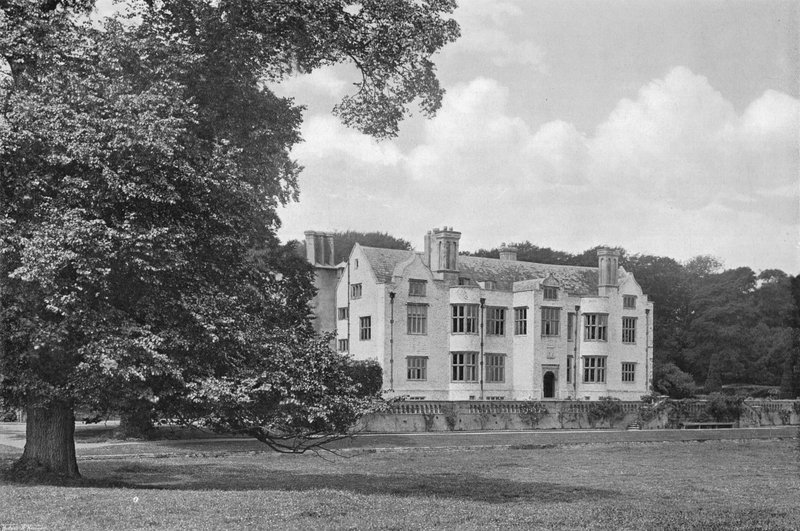 Glynde da Charles Latham