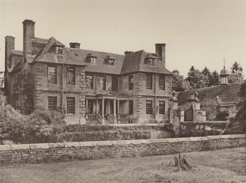Groombridge Place, Sussex, la Facciata Ovest da Charles Latham