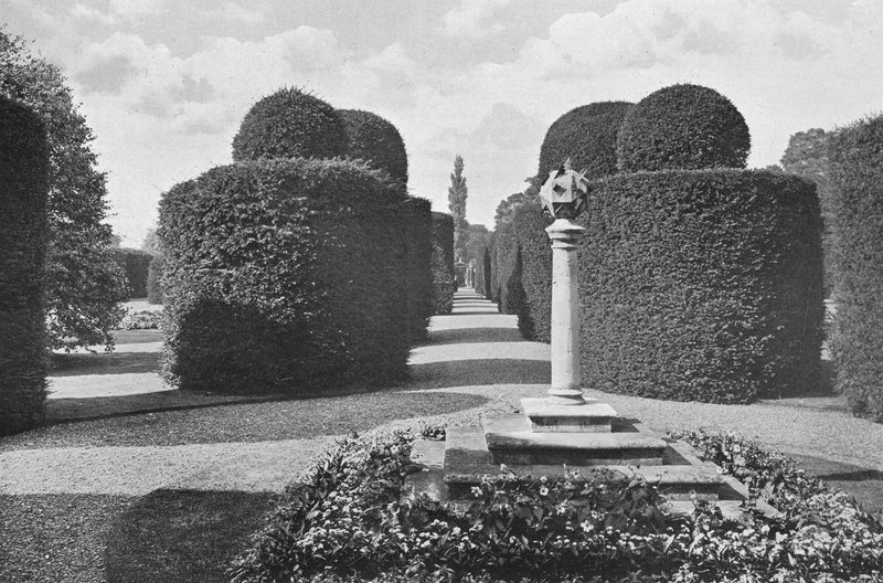 Heslington Hall: Lavoro di Topiaria Elegante da Charles Latham