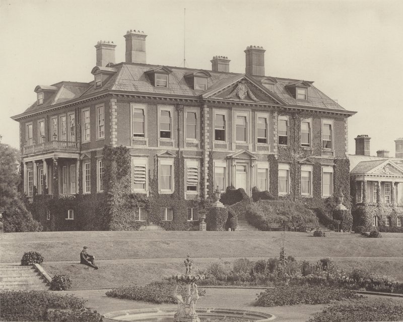Melton Constable, Norfolk, la facciata del giardino da Charles Latham