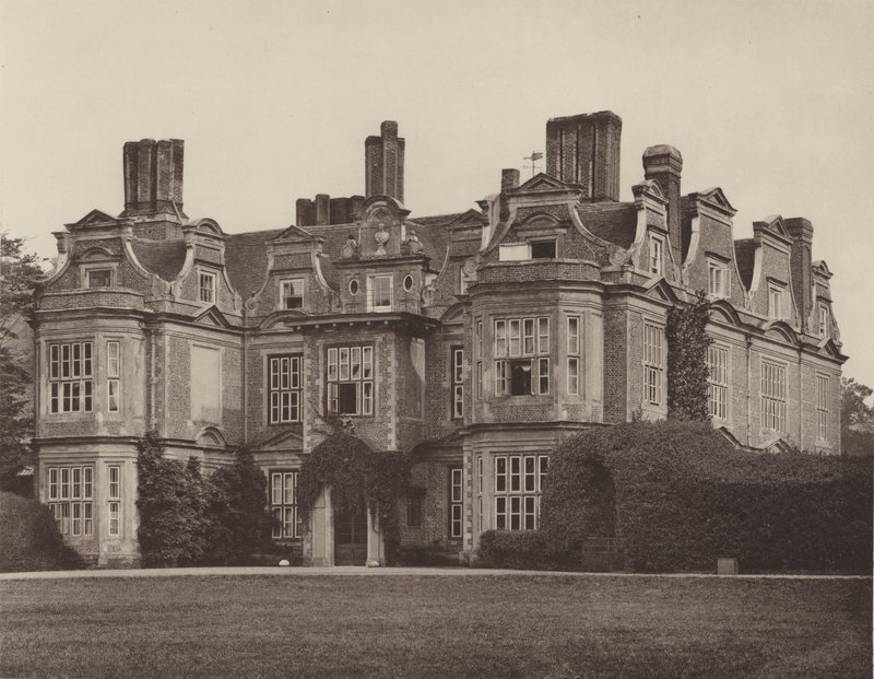 Swateley Hall, Uxbridge, il Fronte d