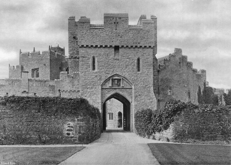 La porta inglese antica da Charles Latham