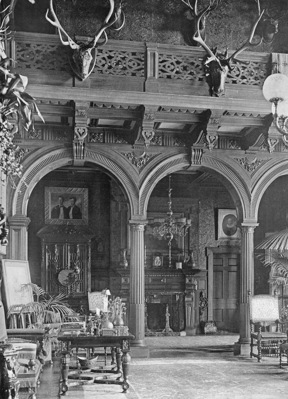 Lo schermo nel salone da Charles Latham