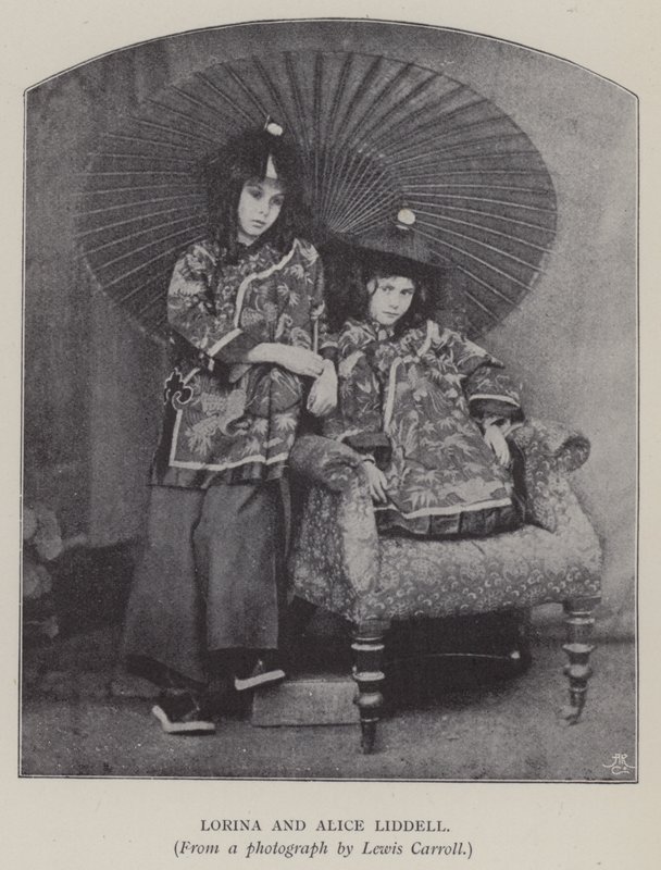 Lorina e Alice Liddell (foto in bianco e nero) da Charles Lutwidge Dodgson