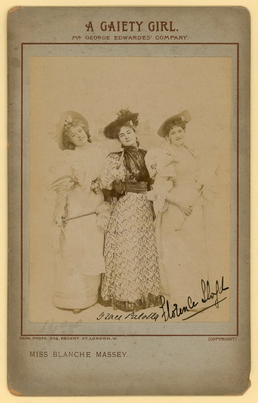 Una ragazza di Gaiety - Miss Blanche Massey, Grace Palotta, Florence Lloyd da English Photographer