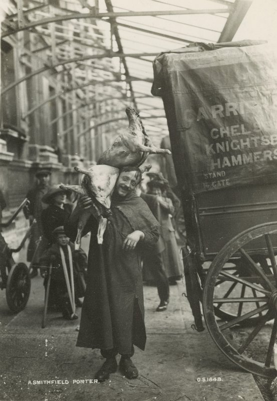 Un portatore di Smithfield da English Photographer