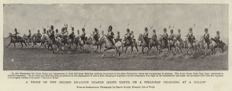 Una truppa delle Second Dragoon Guards (Scots Greys) in una giornata di campo che carica al galoppo da English Photographer