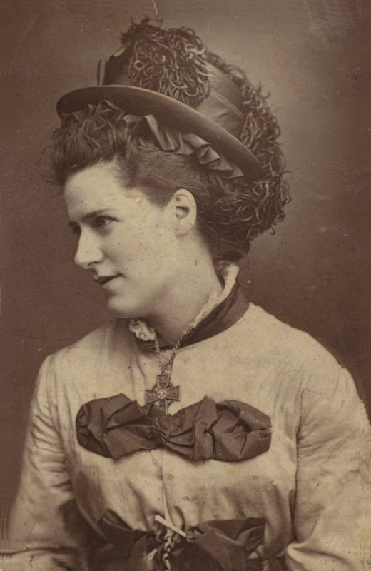 Ada Cavendish da English Photographer