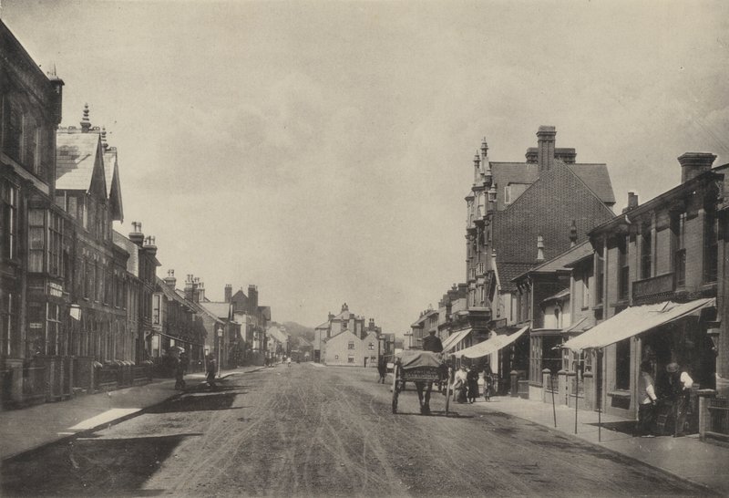 Aldeburgh, High Street (foto in bianco e nero) da English Photographer