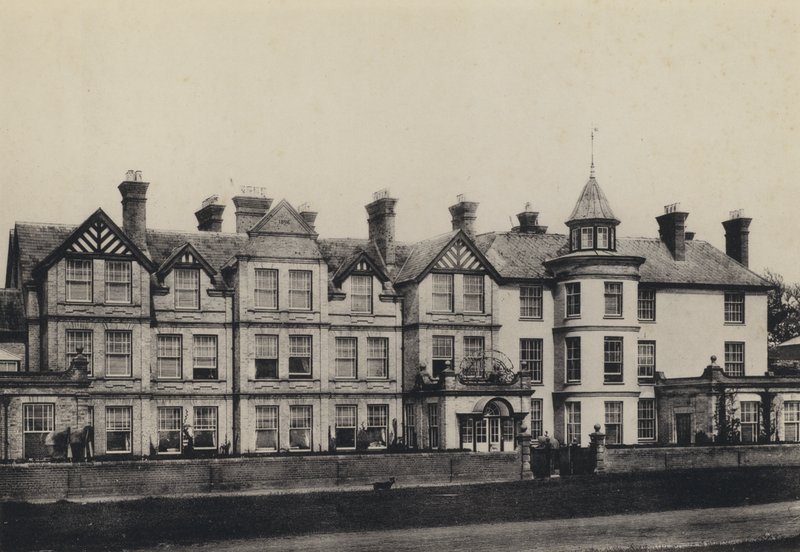 Aldeburgh, Hotel Castello di Wentworth (foto in bianco e nero) da English Photographer