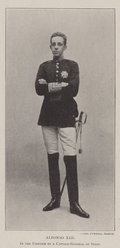 Alfonso XIII, in uniforme da capitano generale di Spagna da English Photographer