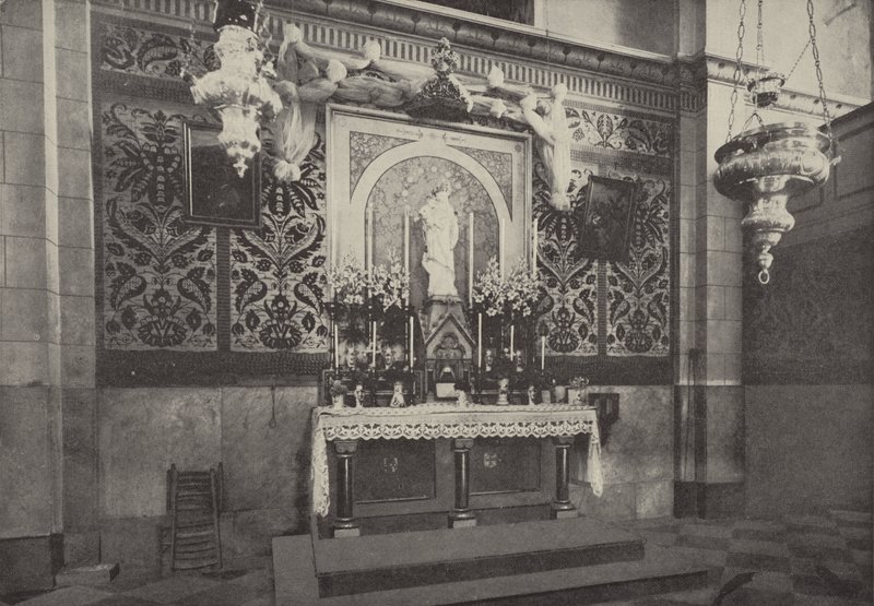 Altare della Chiesa Latina, Nazareth, sul sito della casa dove visse Cristo da English Photographer