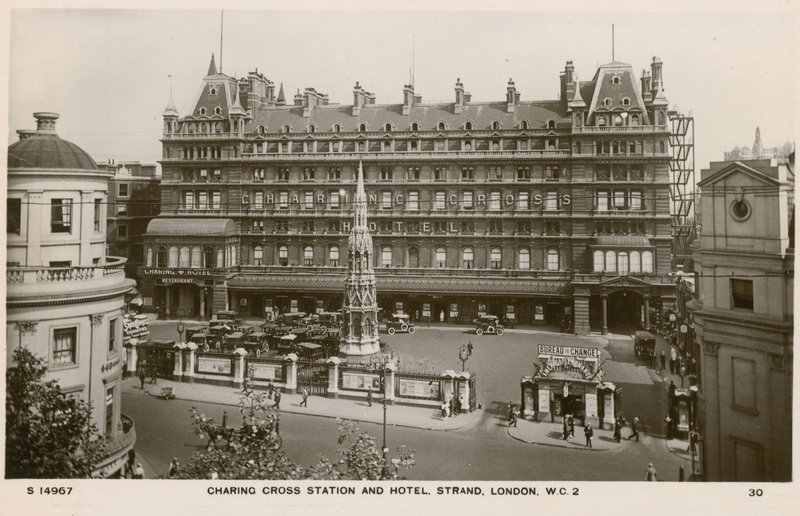 Stazione e Hotel di Charing Cross, Strand, Londra da English Photographer