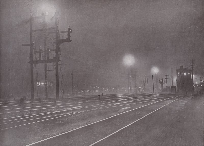 Clapham Junction di notte da English Photographer