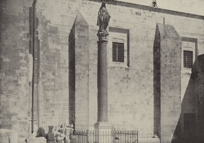 Colonna e Statua della Vergine, Nazareth, vicino al sito della casa di Giuseppe e Maria da English Photographer