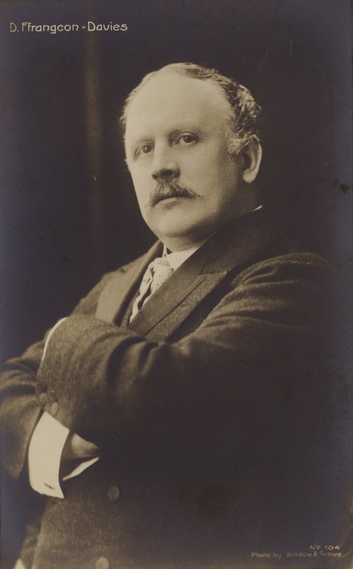 David Ffrangcon-Davies da English Photographer