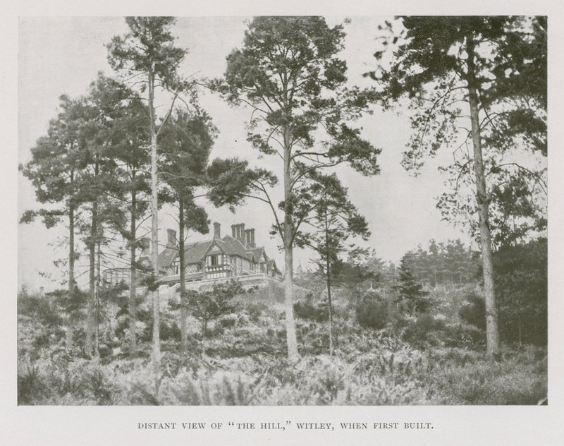 Vista lontana di The Hill, Witley, Surrey, quando fu costruita per la prima volta da English Photographer