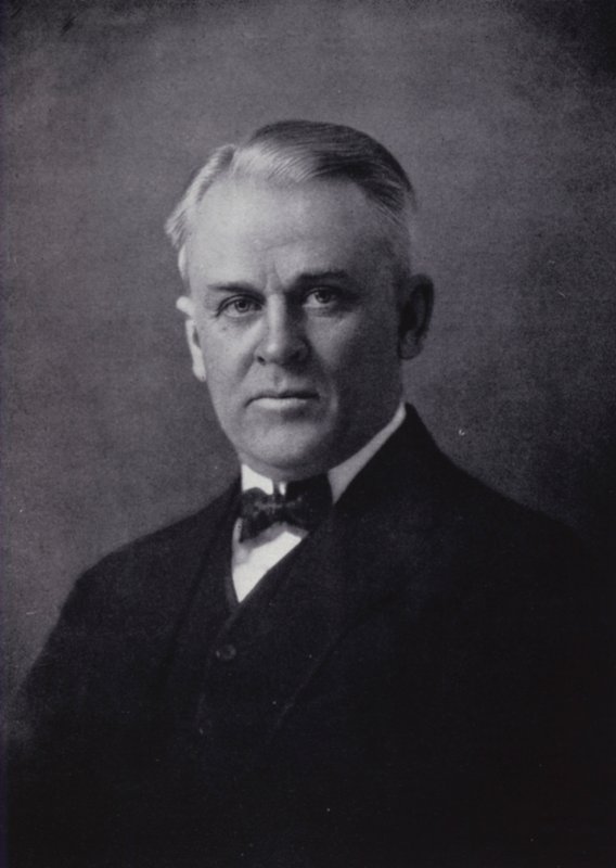 Dr R A Millikan da English Photographer