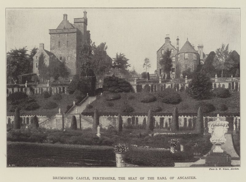 Castello di Drummond, Perthshire, la Residenza del Conte di Ancaster da English Photographer