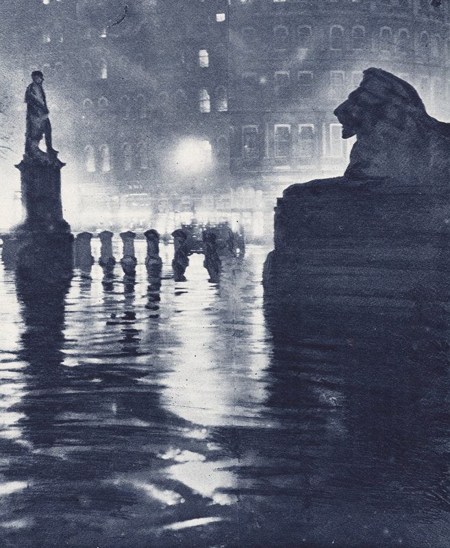 Ombre della sera a Trafalgar Square, Londra da English Photographer